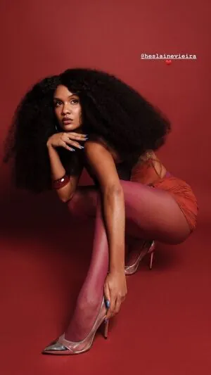 Heslaine Vieira content