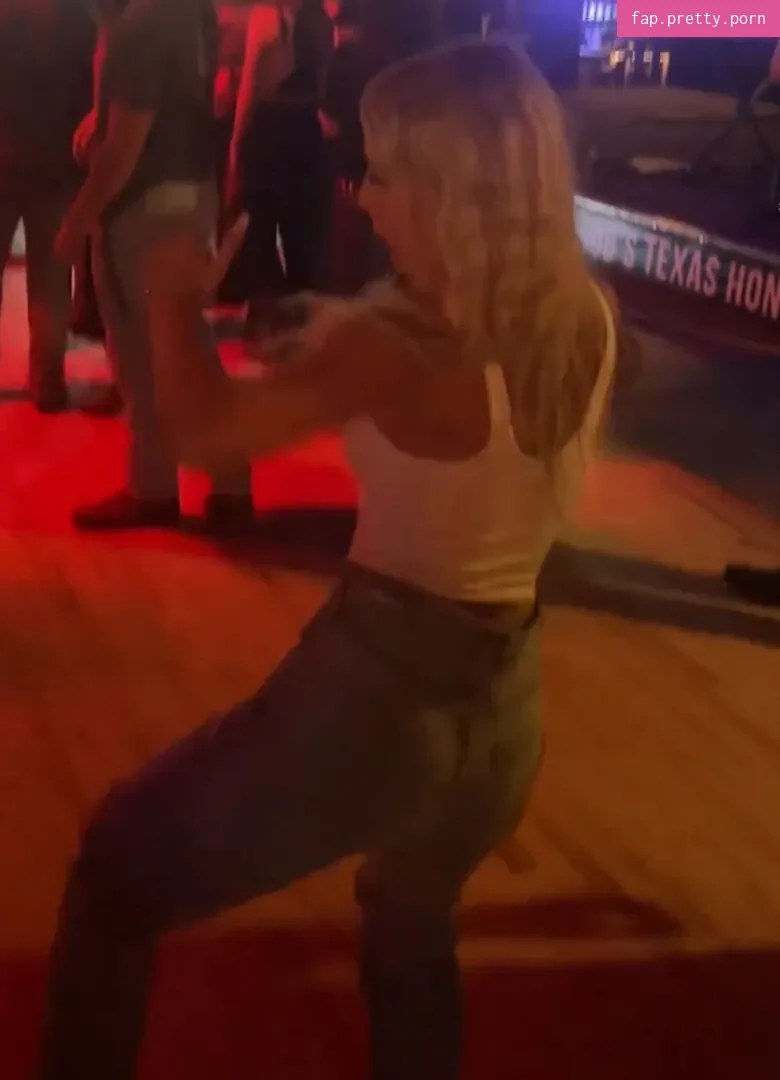 Haliey Welch - Photo #09