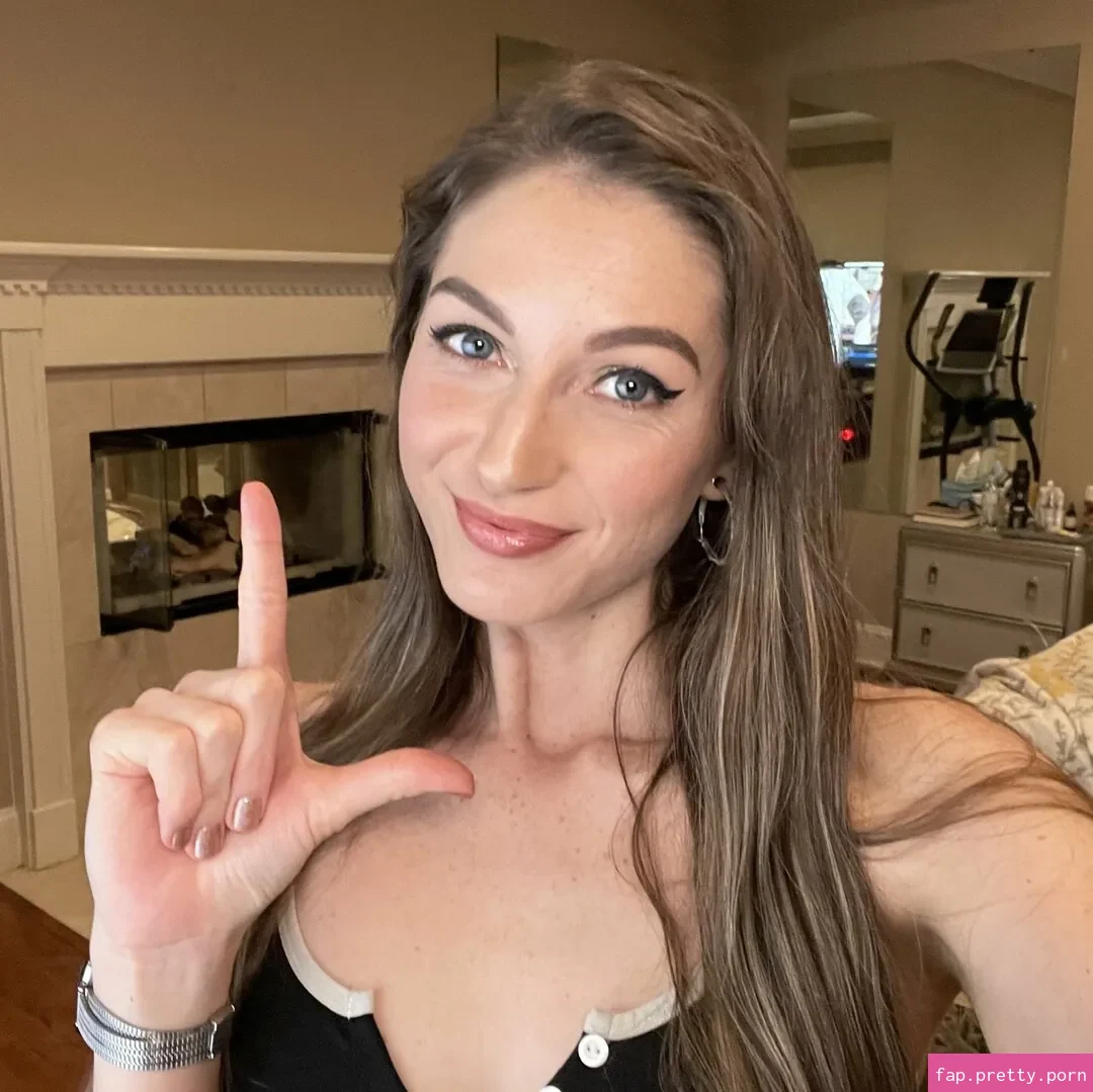 Hotwives XXX content