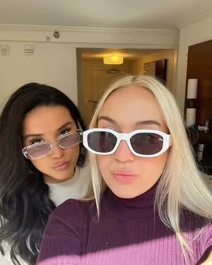 Holly Youpa content