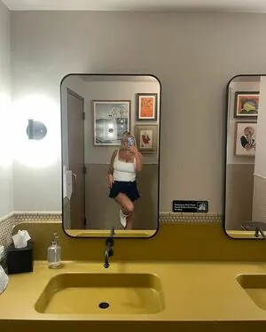 Holly Youpa content