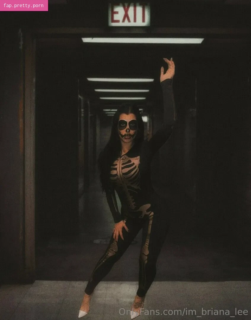 im_briana_lee - Photo #12