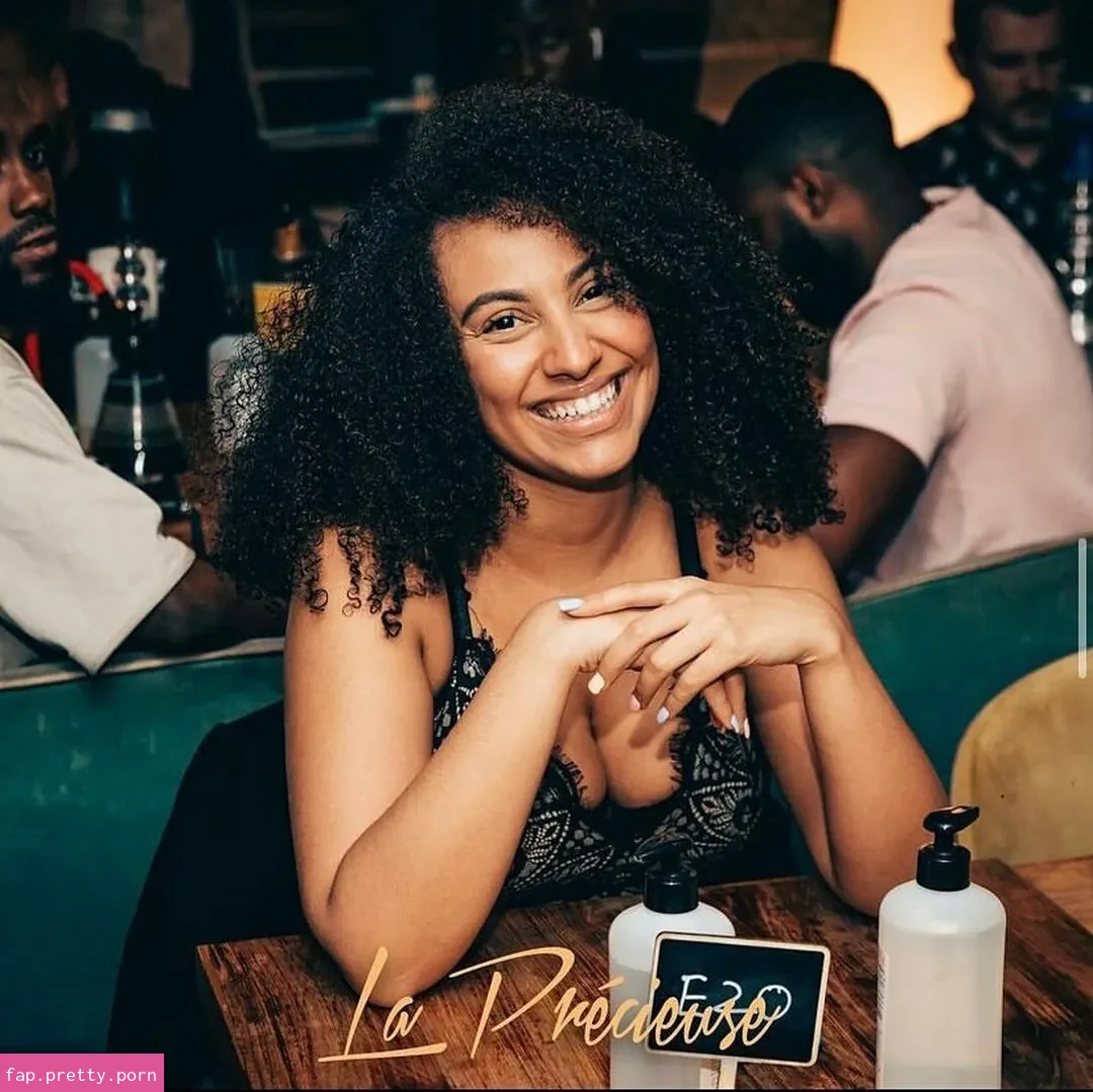 Ines Curly - Photo #11