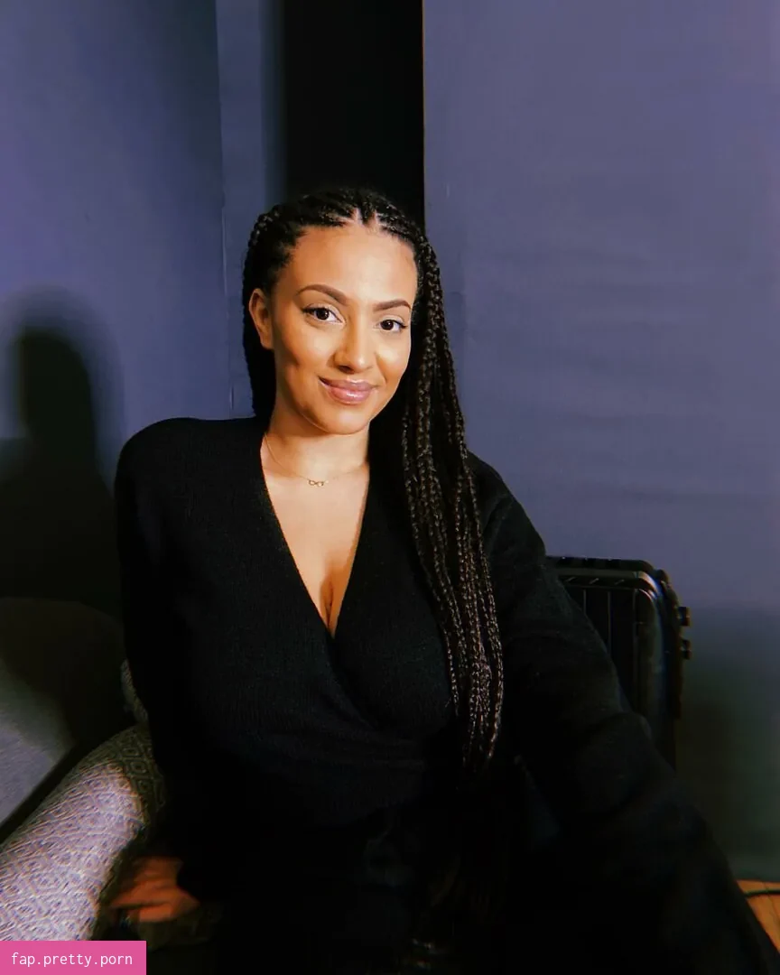 Ines Curly - Photo #17