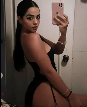 Isabella Giraldo content