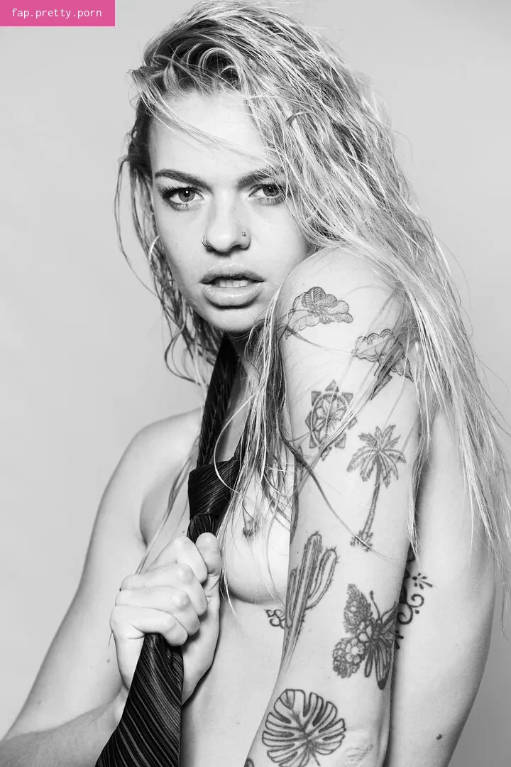 Isabella Jones - Photo #26