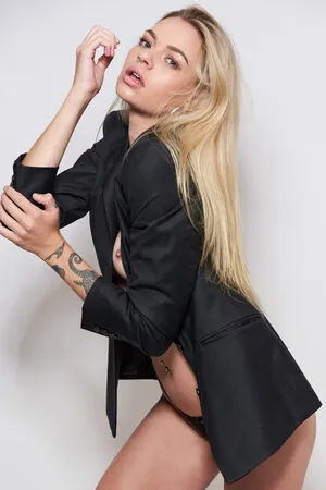 Isabella Jones content