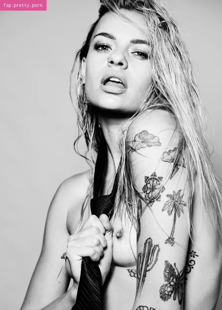 Isabella Jones - Photo #57