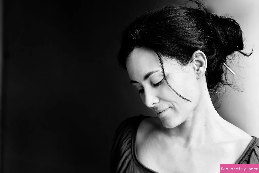 Idil Üner - Photo #02