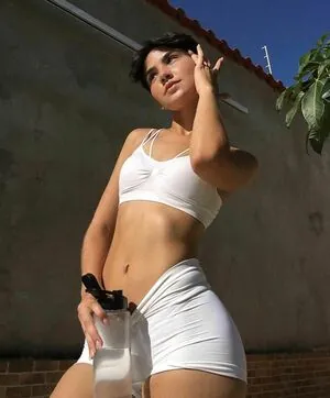 Isis Rodrigues content