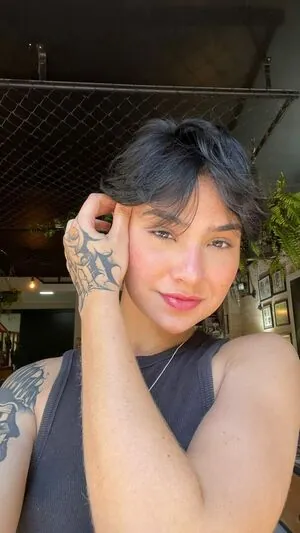 Isis Rodrigues content