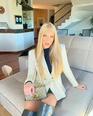 Jéssica Crestani content