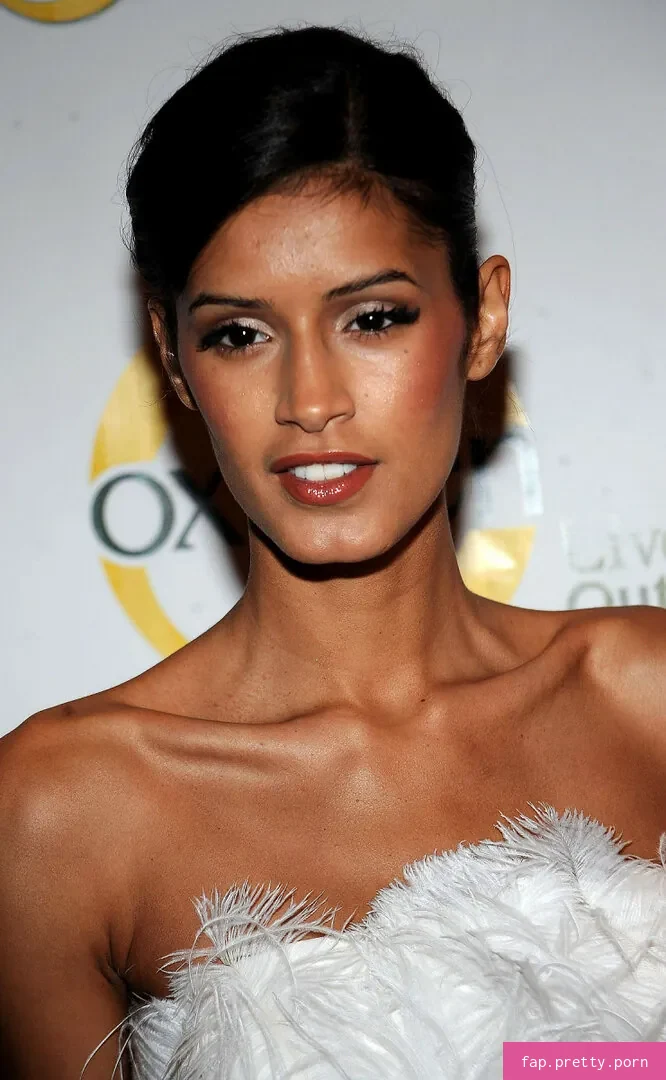 Jaslene Gonzalez - Photo #06