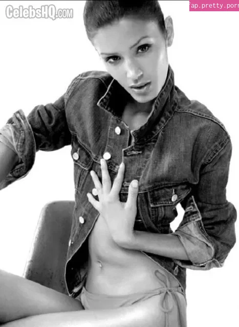 Jaslene Gonzalez - Photo #07