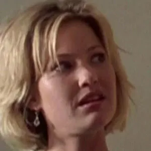 Joey Lauren Adams avatar