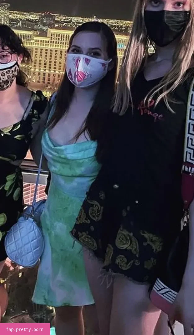 Jenny Nicholson - Photo #05