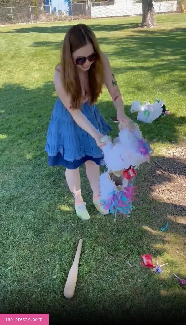 Jenny Nicholson - Photo #95