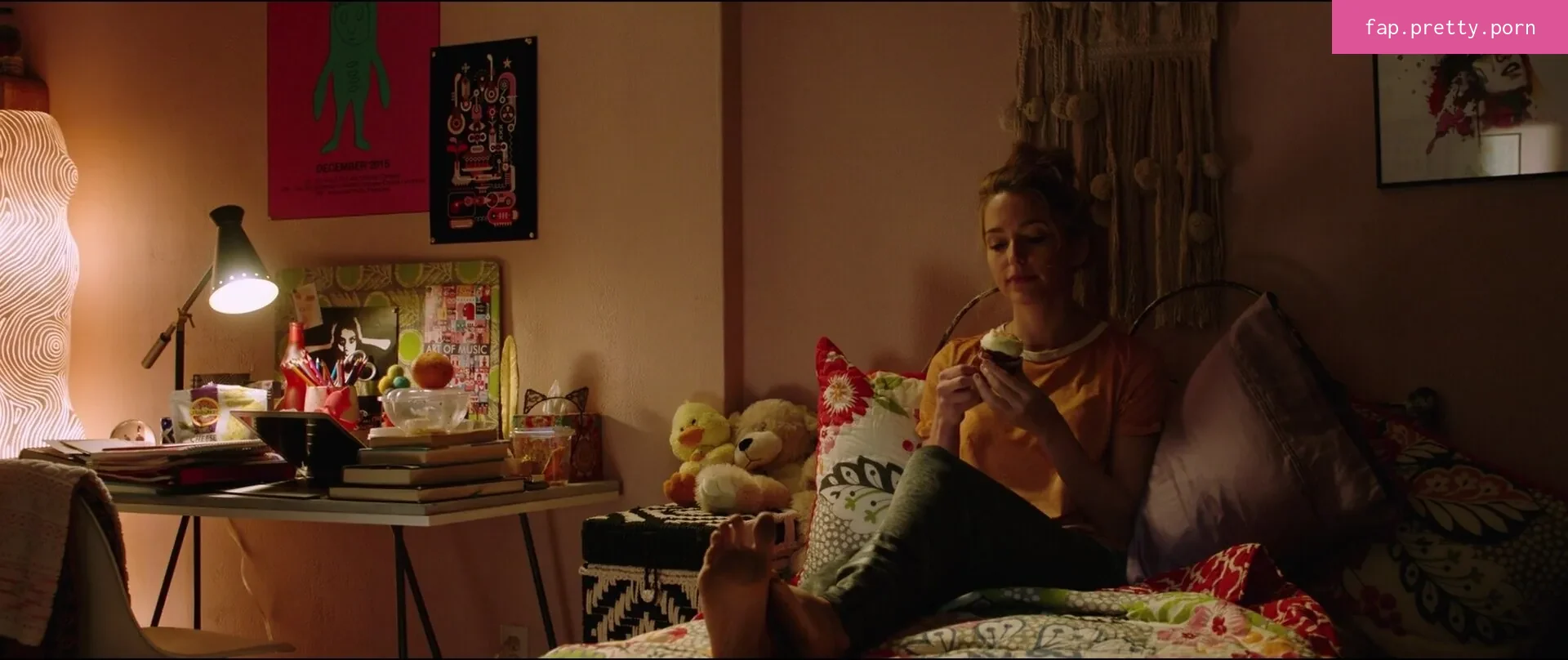 Jessica Rothe - Photo #17