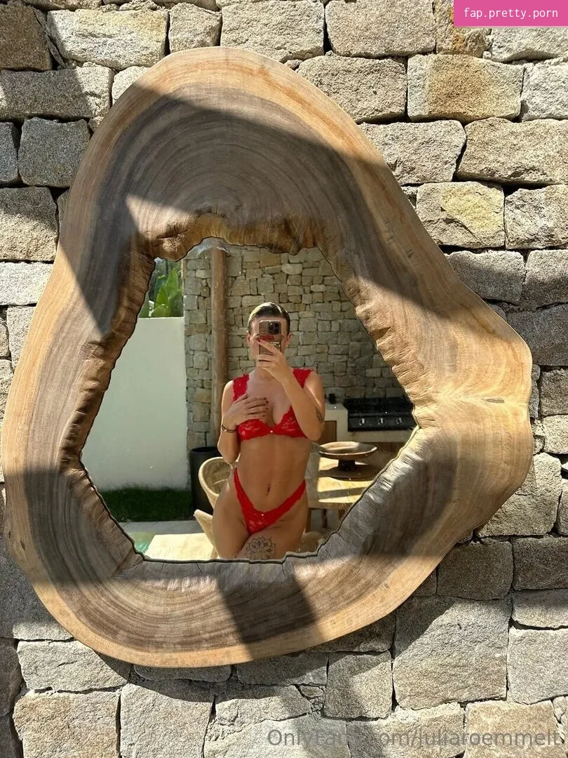 Julia Römmelt content