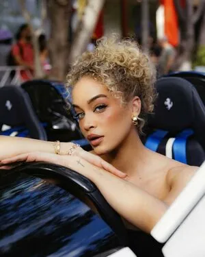 Jasmine Sanders #
