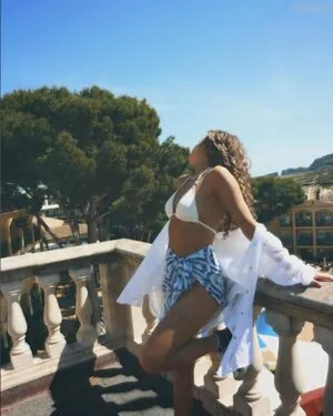 Joana Salamone content