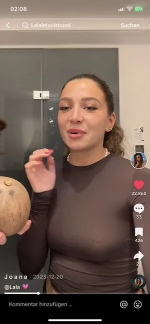 Joana Salamone content