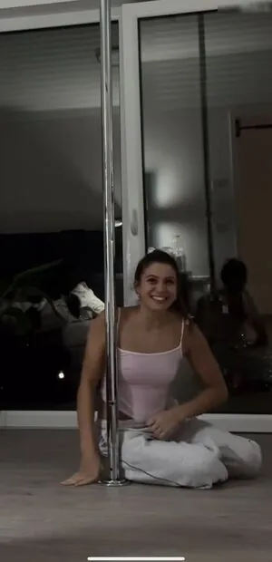 Joana Salamone content