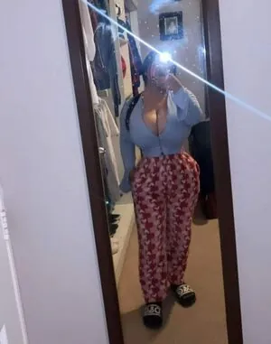 Karlaguilarrrr content