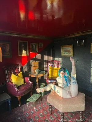 Katsandcrows content