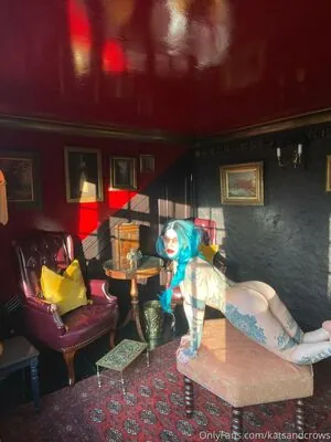 Katsandcrows content