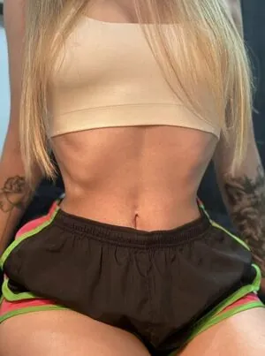 Kimberly Aroa content