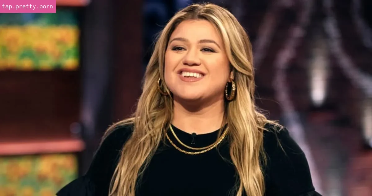 Kelly Clarkson - Photo #04