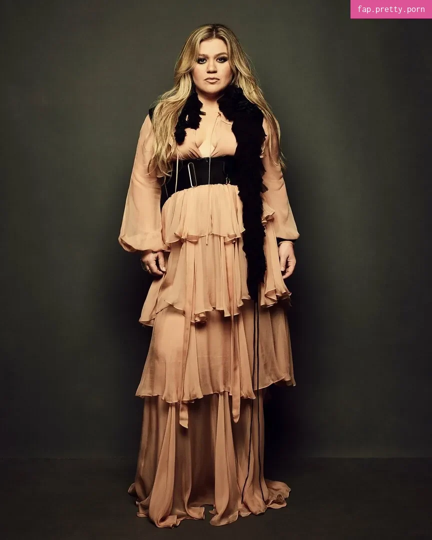 Kelly Clarkson content