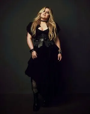 Kelly Clarkson content