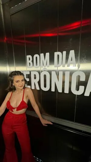 Klara Castanho #