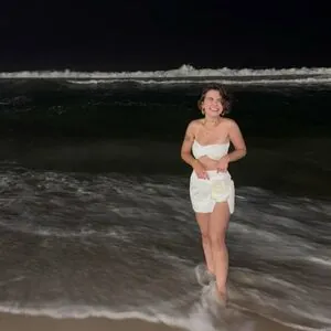 Klara Castanho #