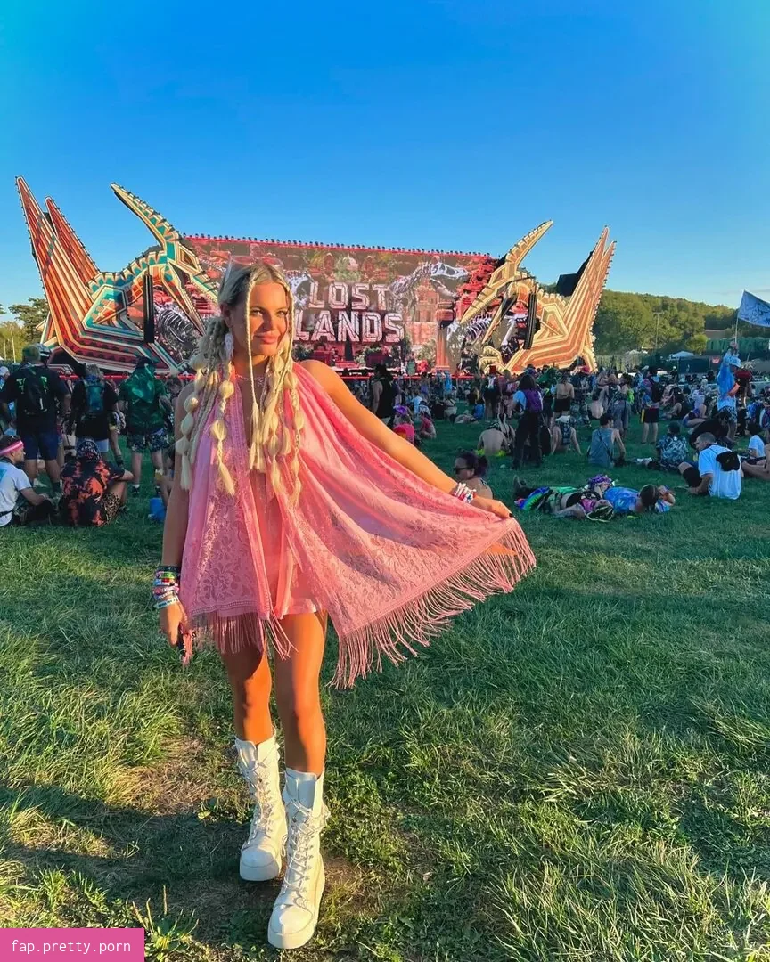 Kyla Deaver - Photo #00