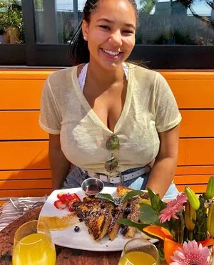 Katelyn Folasade content