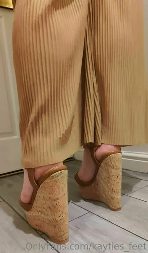 kayties_feet content