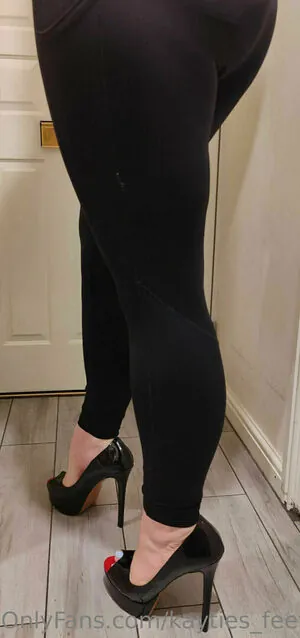 kayties_feet content