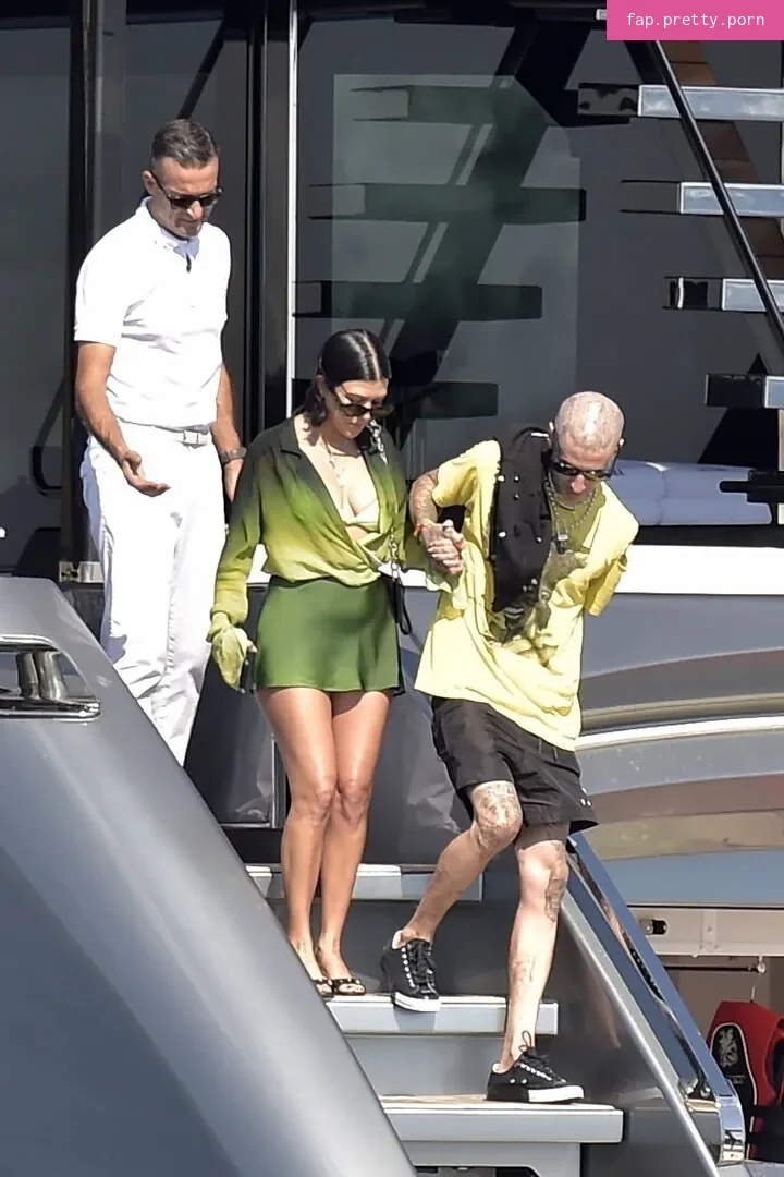Kourtney Kardashian / kourtneykardash Nude Leaked OnlyFans Photo #28