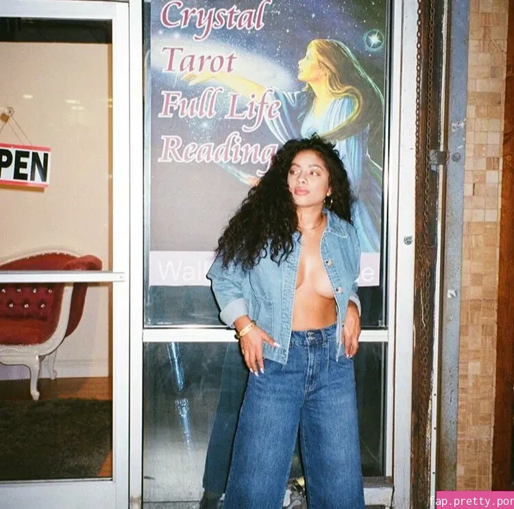 Kiana Ledé - Photo #17