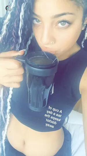 Kiana Ledé content