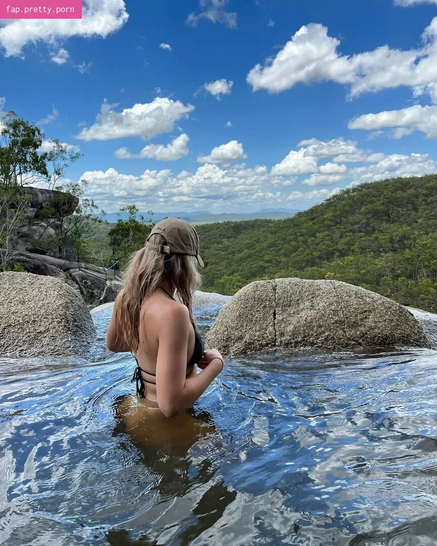 Kara Mia Van Pletzen - Photo #11