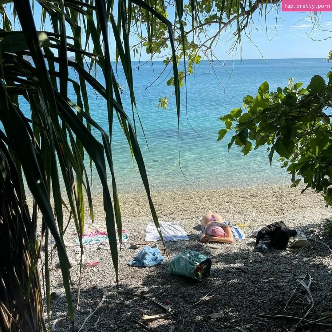 Kara Mia Van Pletzen - Photo #21