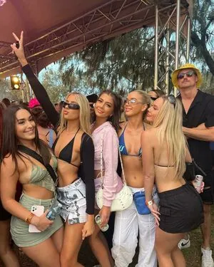 Kara Mia Van Pletzen content