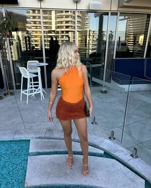 Kara Mia Van Pletzen content