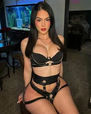 Kimberly Medina content