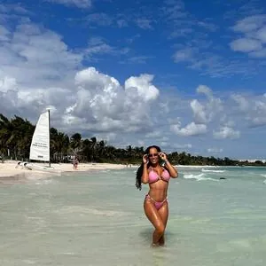 Kristal Marshall content