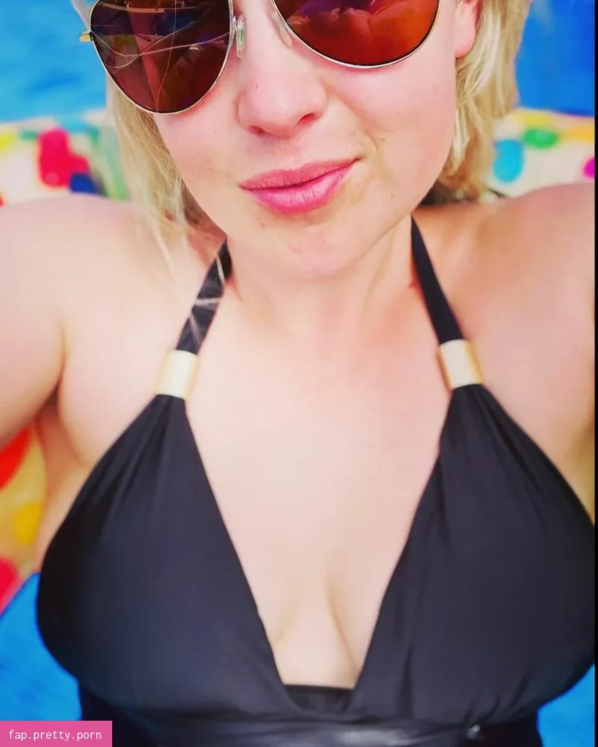 Kimberly Nixon - Photo #04